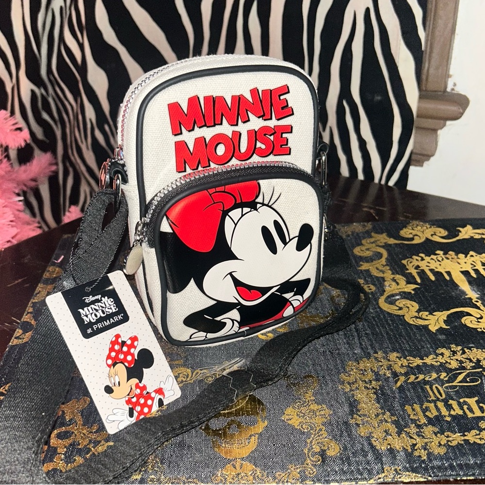 Disney Minnie Mouse classic style Canvas crossbody phone bag. Double zippers new